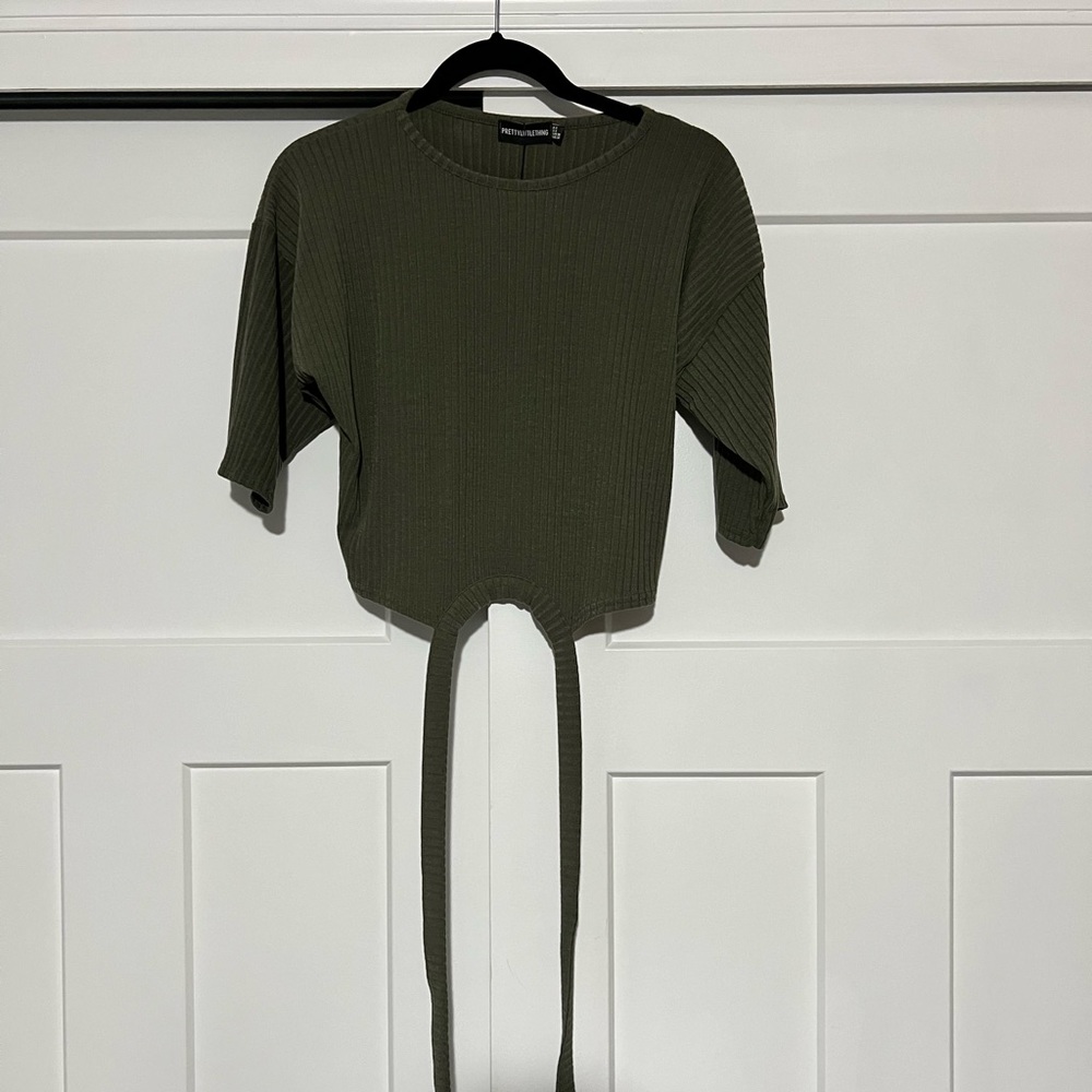 PRETTY LITTLE THING Green Crop top NWT